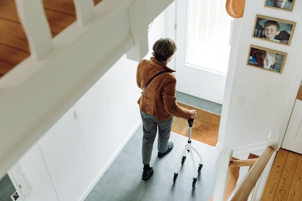 Quels équipements de cuisine sont adaptés aux seniors?